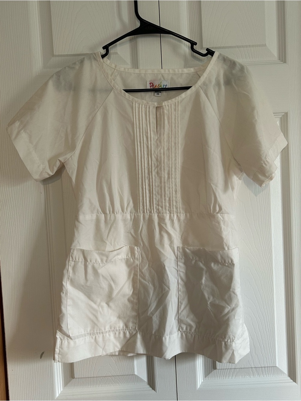 Peaches Uniforms White Short Sleeve Pintuck Scrub Top